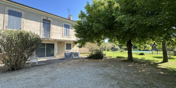 Spacious House with Pool and Garden in Cavaillon