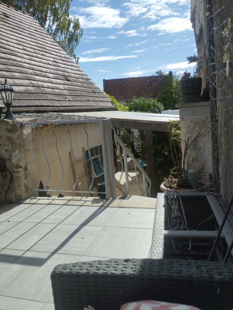 Character Home with Garden • Cormeilles-en-Vexin — photo 3