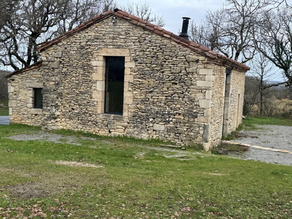 Grange rénovée 5 personnes avec piscine • Pradines — photo 1