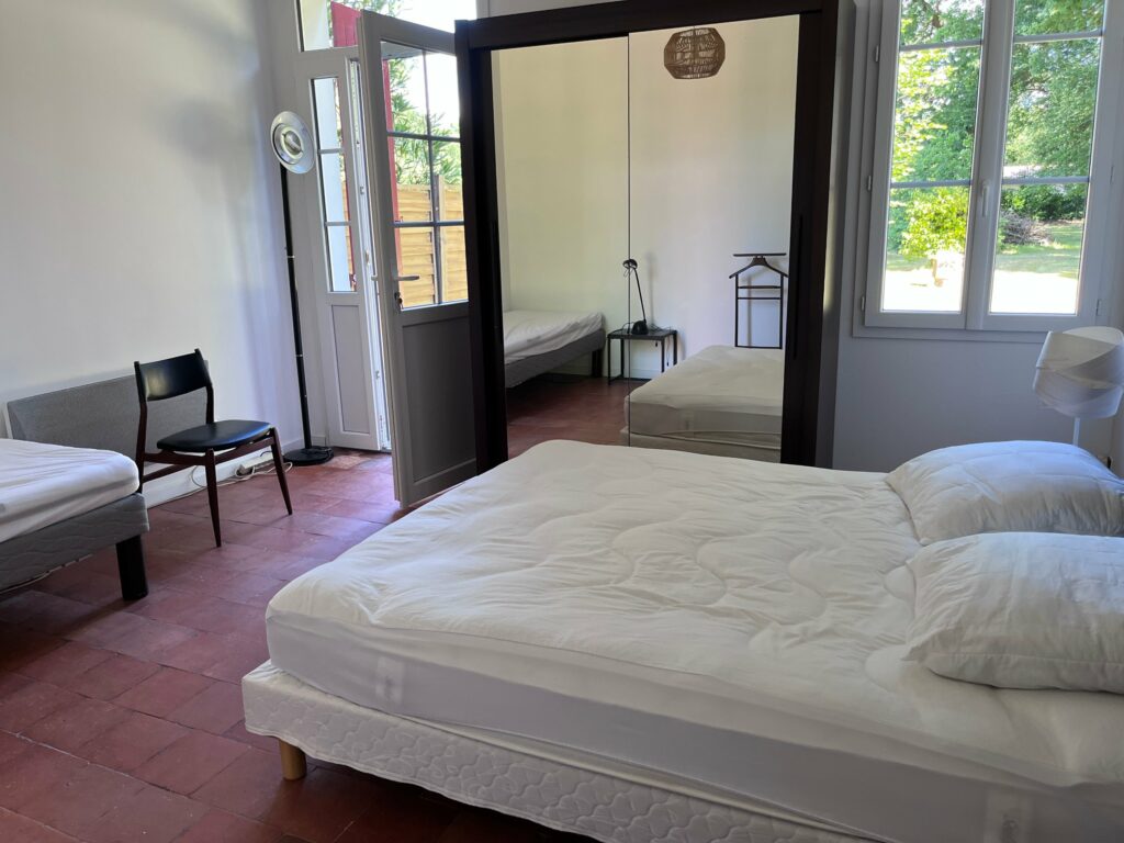 Maison de campagne avec airial de chênes centenaires — photo 3