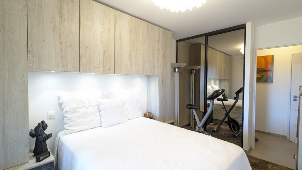 2-Bedroom Apartment with Private Terrace in Sérignan — photo 9