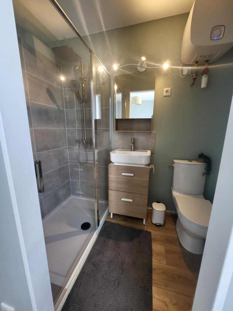 Family Home 500 m from the Sea in Riantec — photo 9