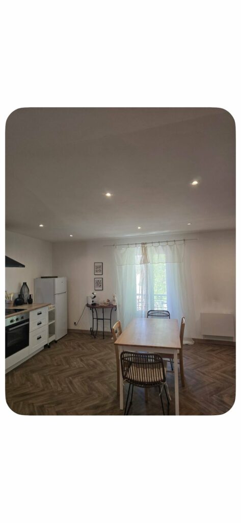 Cozy 46 m² Furnished Flat in Belgentier Village Centre — photo 4