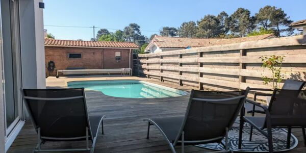 5-Bedroom Family House with Pool and Garden in Pessac