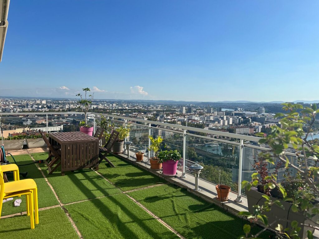 Appartement avec vue sur les hauteurs de Lyon — photo 16