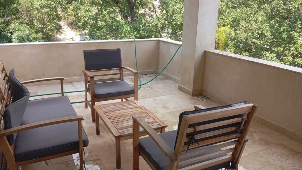 Studio meublé avec terrasse et vue – Gémenos — photo 18