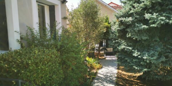Furnished House with Large Garden in Colombes