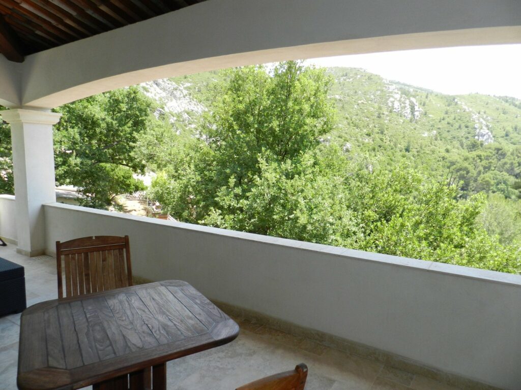 Studio meublé avec terrasse et vue – Gémenos — photo 19