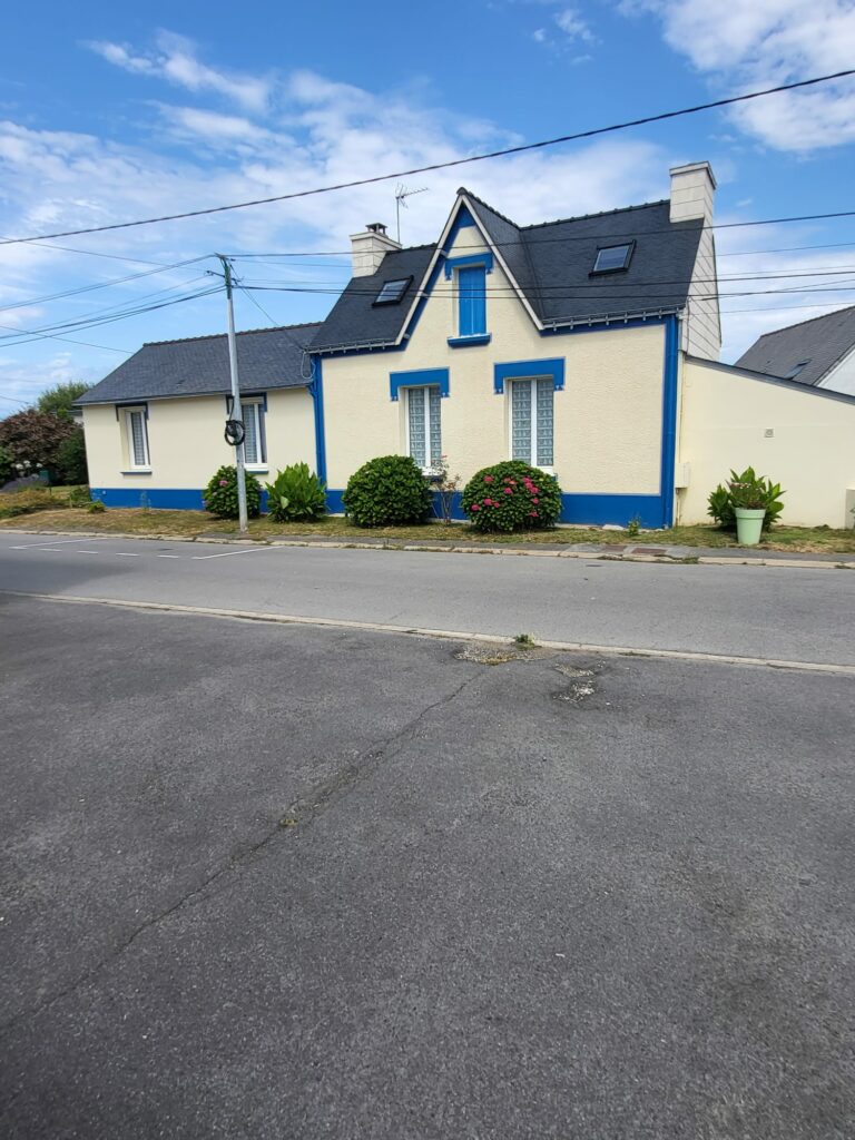 Family Home 500 m from the Sea in Riantec — photo 1