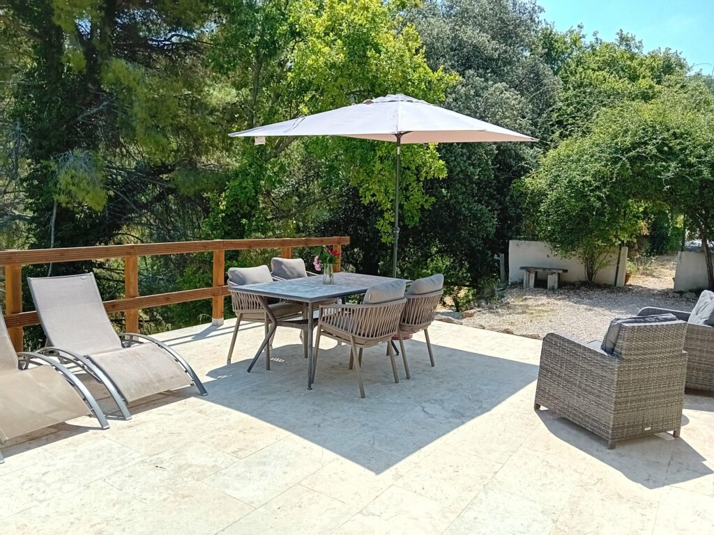Outbuilding with Pool and Mont Ventoux Views – La Roque-sur-Pernes — photo 1