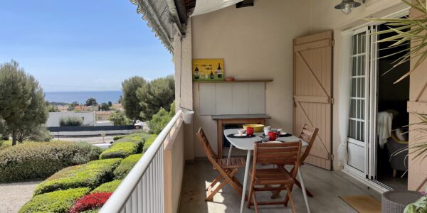 Duplex meublé 62 m² avec terrasse vue mer à Bandol