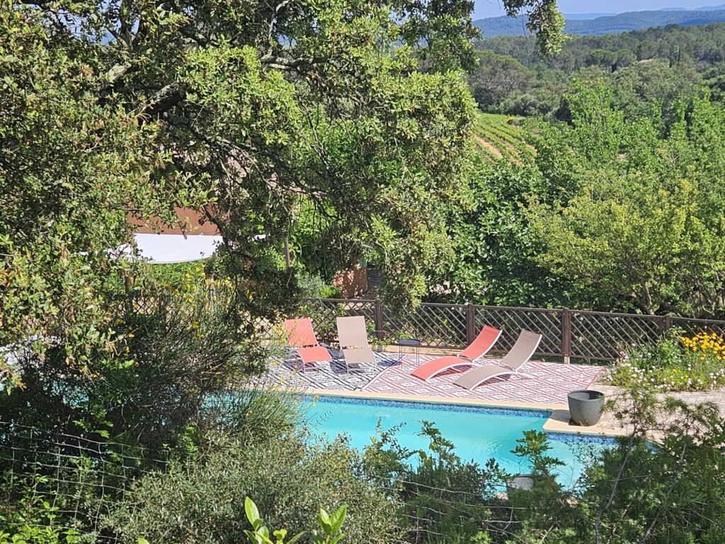 Maison meublée de 150 m² à Cotignac – Maison provençale avec piscine et cuisine d’été à Cotignac – photo 3