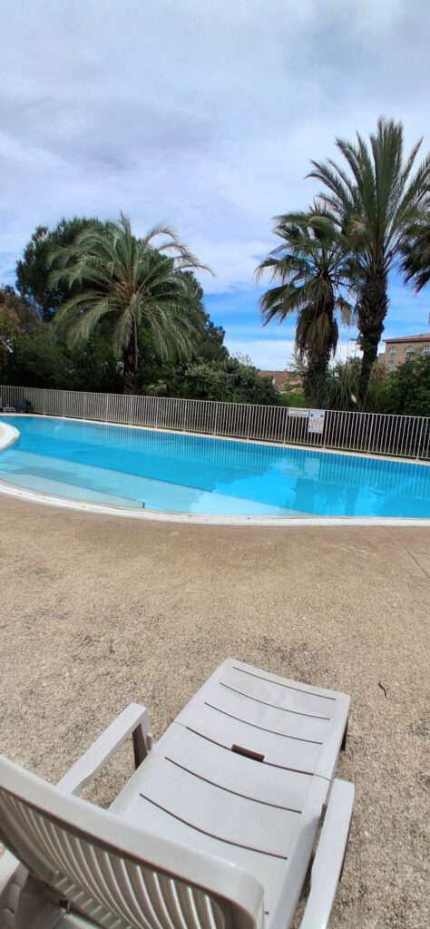 Appartement lumineux avec piscine • Hyères centre — photo 1