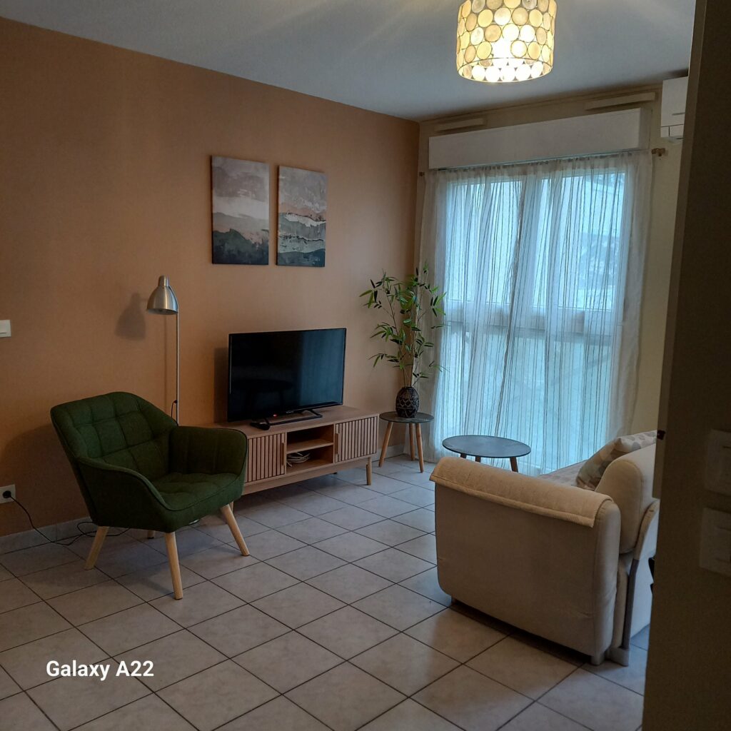 Appartement lumineux avec piscine • Hyères centre — photo 2