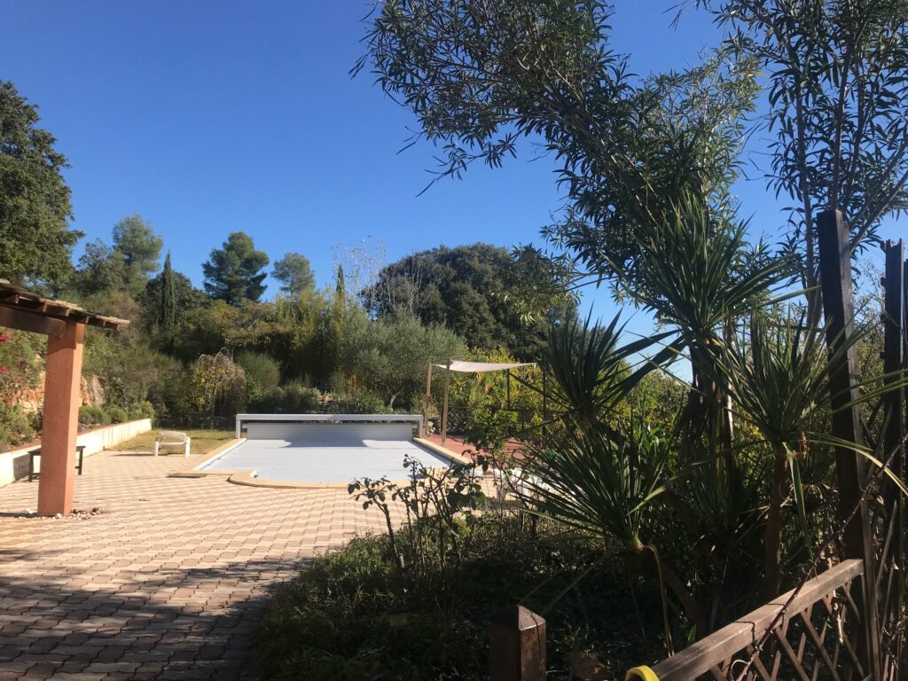 Maison meublée de 150 m² à Cotignac – Maison provençale avec piscine et cuisine d’été à Cotignac – photo 20