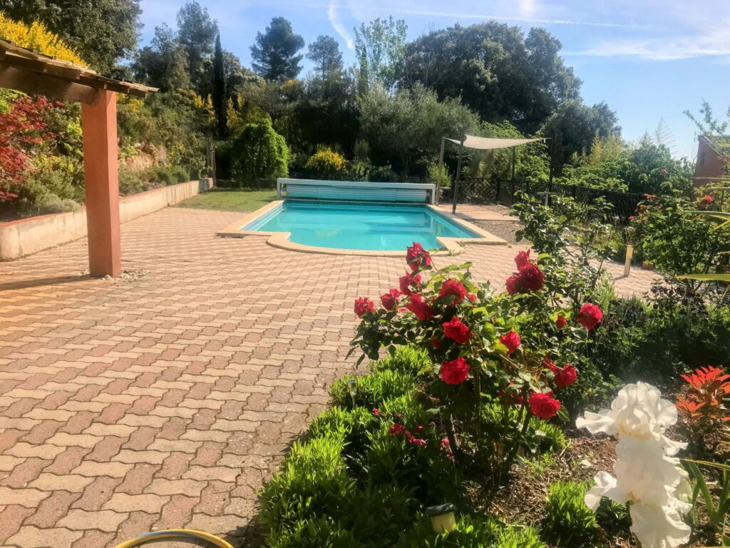Maison meublée de 150 m² à Cotignac – Maison provençale avec piscine et cuisine d’été à Cotignac – photo 22