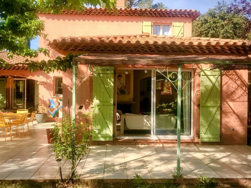 Maison meublée de 150 m² à Cotignac – Maison provençale avec piscine et cuisine d’été à Cotignac – photo 21