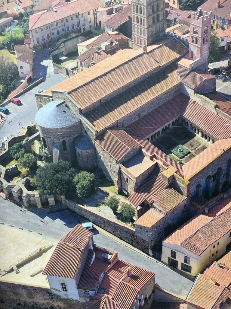 Maison meublée de 95 m² à Elne – Charmante maison meublée face au cloître d’Elne – photo 1