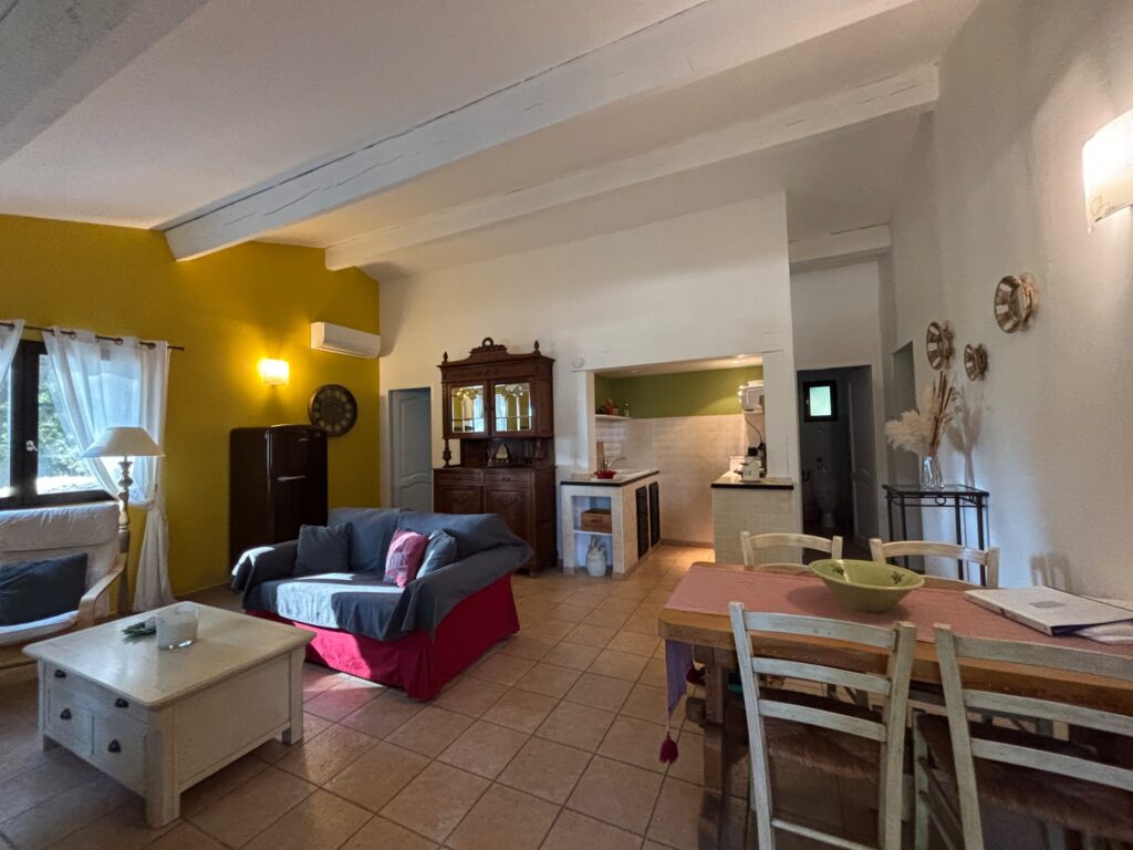 Maison meublée de 63 m² à Fontvieille – Maison meublée 63 m² avec jardin à Fontvieille – photo 4