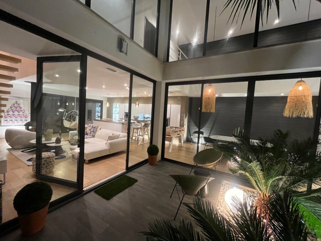 Maison meublée de 200 m² à Clarensac – Villa d’architecte loft & arts avec piscine, jacuzzi et salle de sport à 15 mn de Nîmes – photo 11