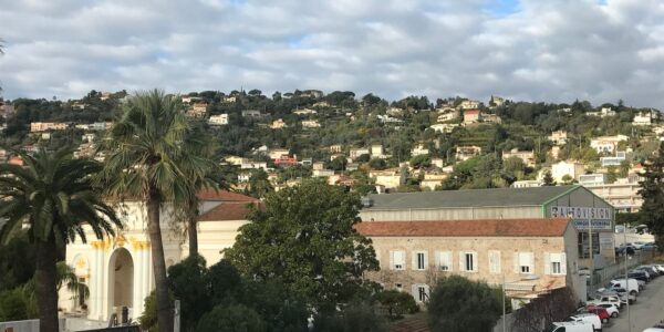 Studio climatisé 28 m2 avec balcon – Golfe-Juan, Vallauris