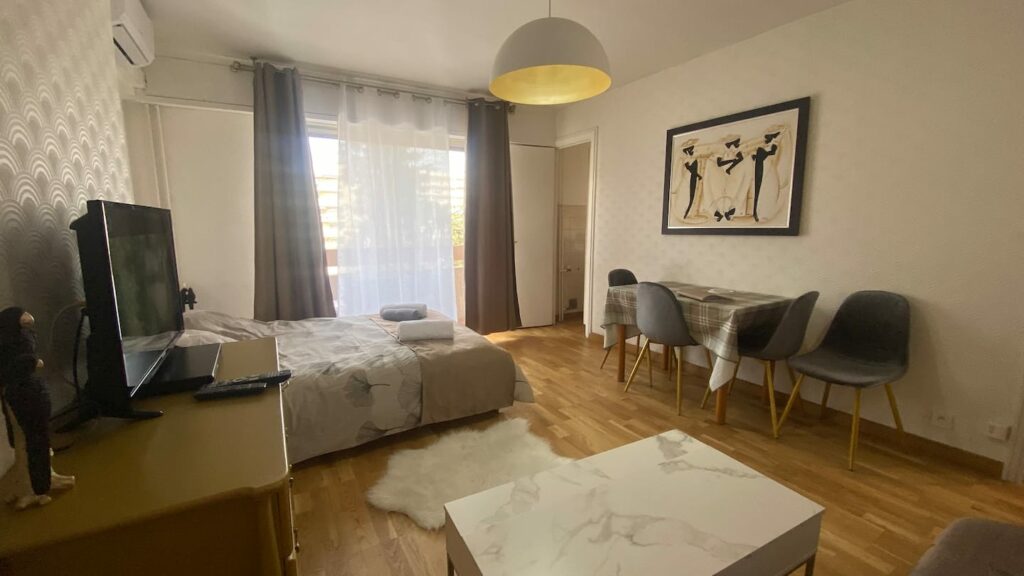 Appartement meublé de 28 m² à Vallauris – Studio climatisé 28 m2 avec balcon – Golfe-Juan, Vallauris – photo 10