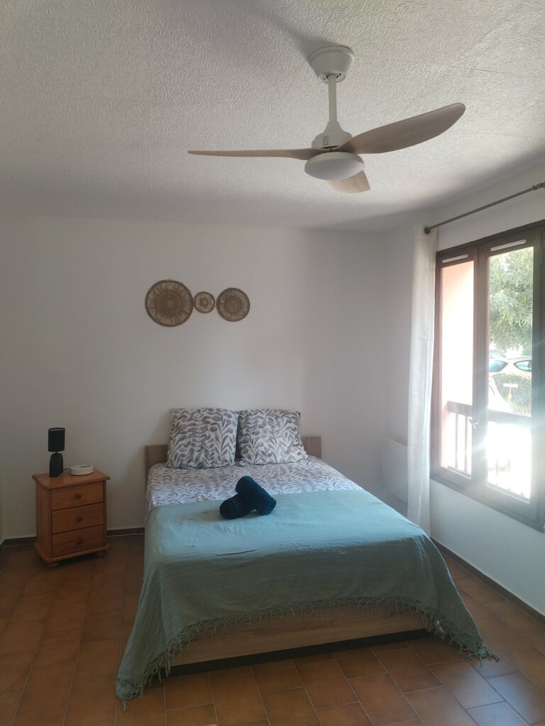 Appartement meublé de 27 m² à Le Pradet – Studio 27 m² plein sud en centre-village – Le Pradet – photo 2