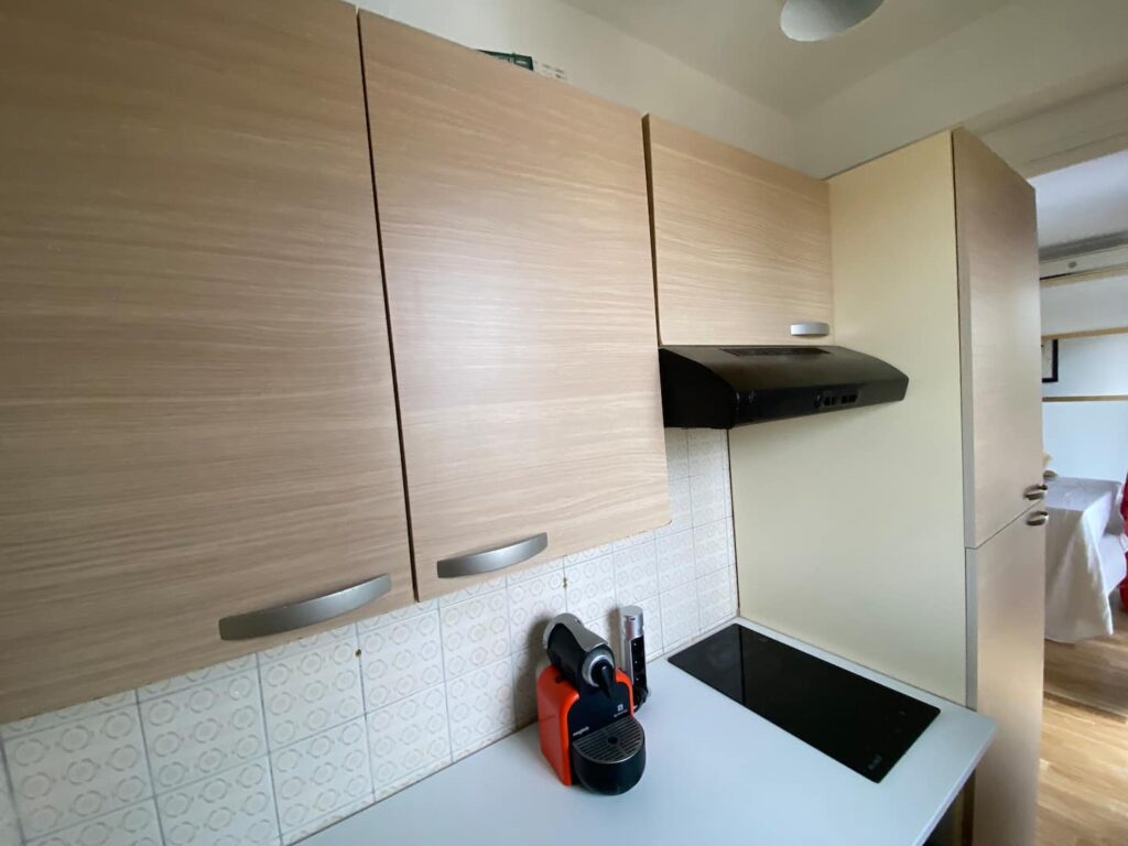 Appartement meublé de 28 m² à Vallauris – Studio climatisé 28 m2 avec balcon – Golfe-Juan, Vallauris – photo 3