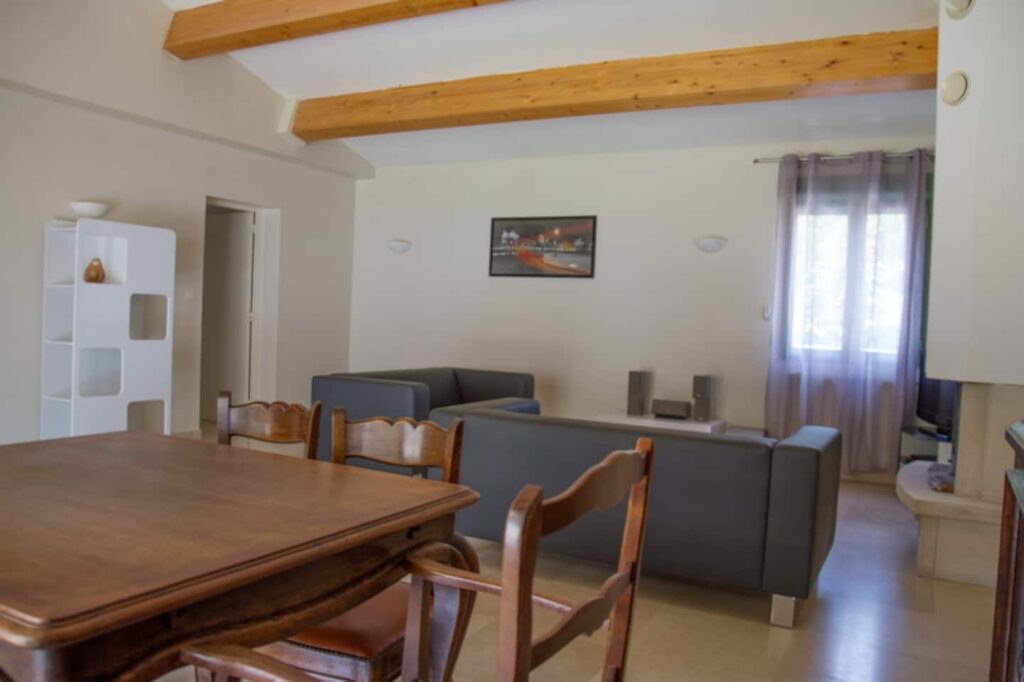 Maison meublée de 120 m² à Plan-d'Aups-Sainte-Baume – Maison 3 chambres avec cheminée – Plan-d’Aups-Sainte-Baume – photo 2