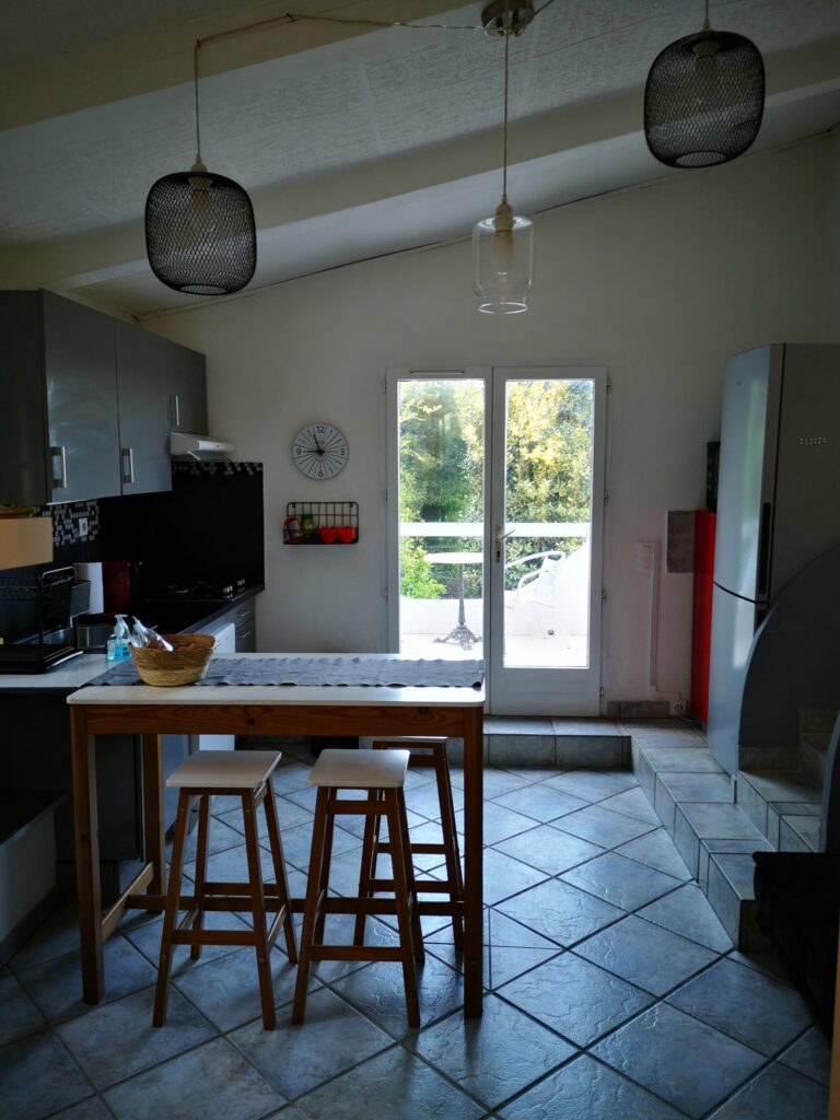 Appartement meublé de 45 m² à Carqueiranne – Appartement avec jardin et vue mer – photo 3