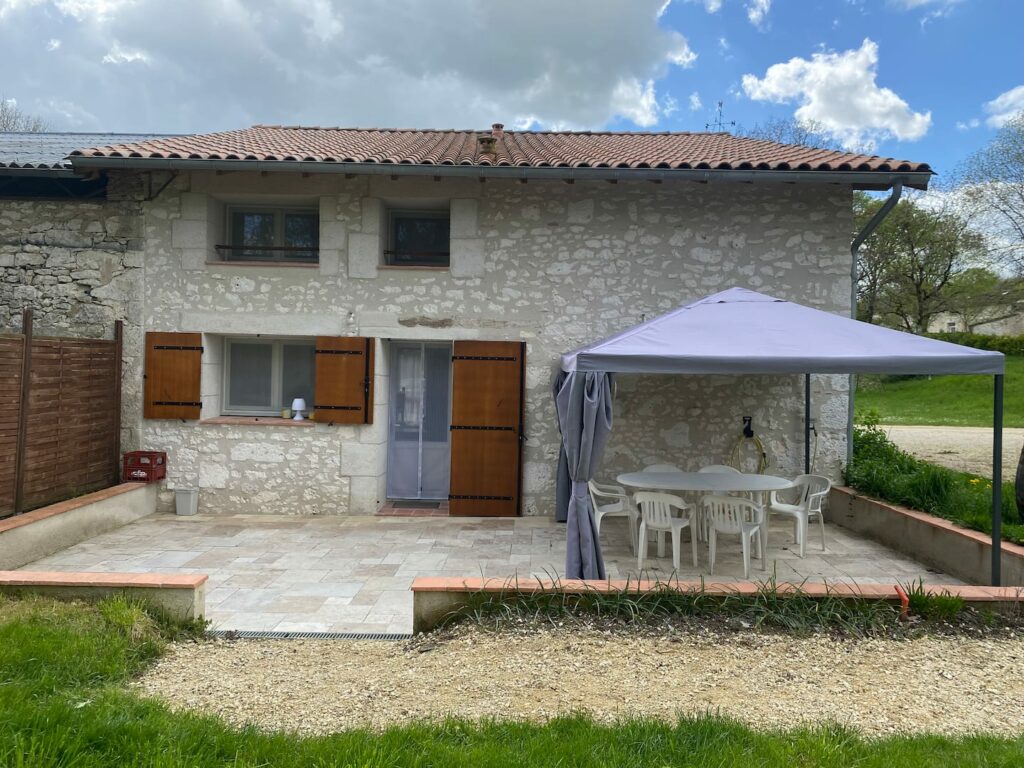Maison meublée de 135 m² à Saint-Capraise-d'Eymet – Maison 3 suites avec piscine et jardin – Saint-Capraise-d&rsquo;Eymet – photo 2