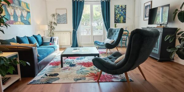 Gite de charme – 2 chambres avec jardin et piscine – Aignes