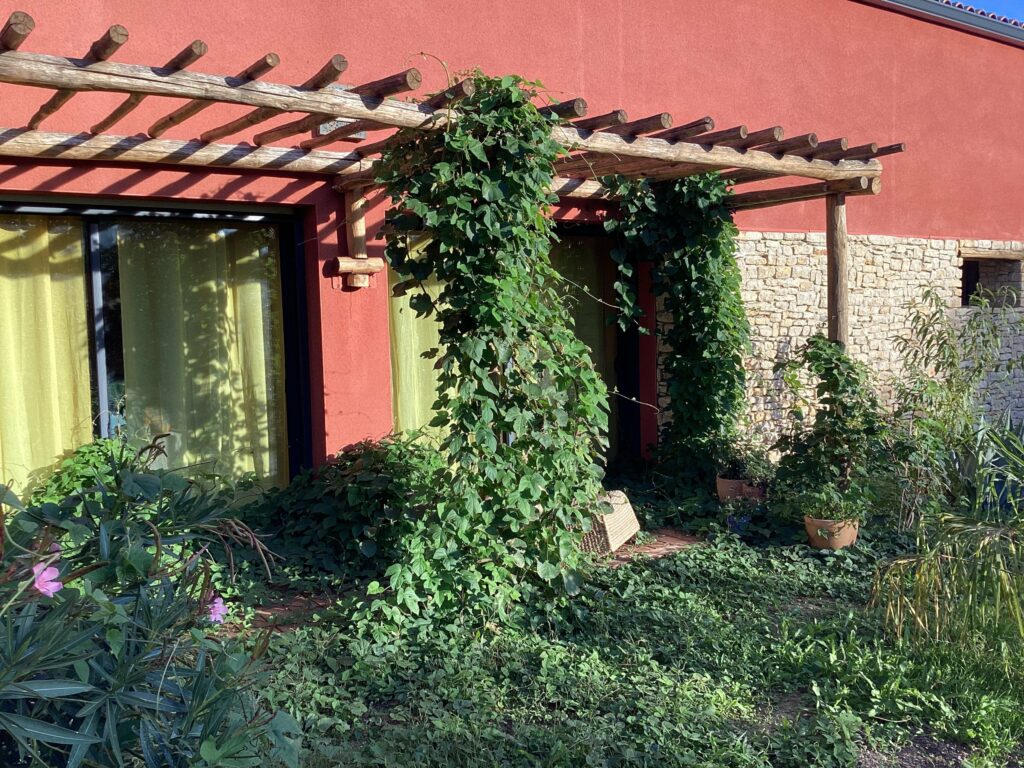 Maison meublée de 120 m² à Champagné-les-Marais – Maison d’artistes 120 m² à Champagné-les-Marais – photo 7