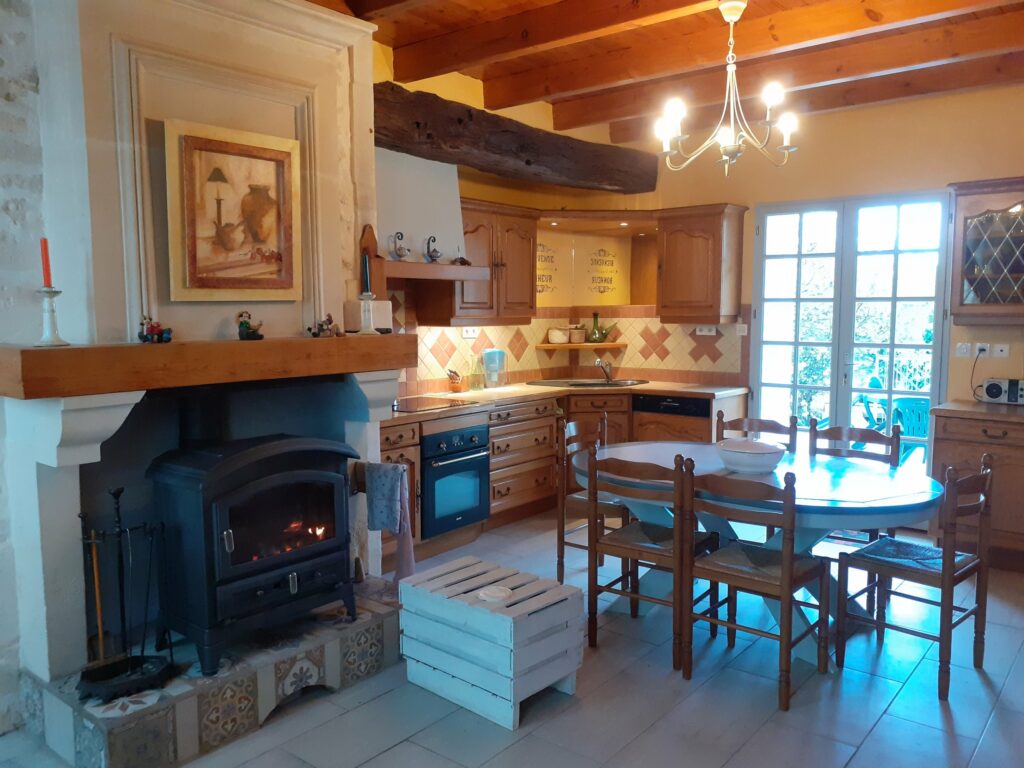 Maison meublée de 105 m² à Villars-en-Pons – Maison meublée au calme avec jardin – Villars-en-Pons – photo 3