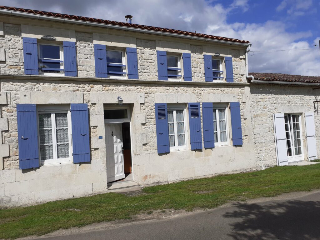 Maison meublée de 105 m² à Villars-en-Pons – Maison meublée au calme avec jardin – Villars-en-Pons – photo 1